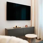 아파트 Nest Loft-2 Min From Toptani -fast Wifi *