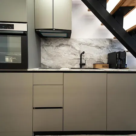 Nest Loft-2 Min From Toptani -fast Wifi Appartamento Tirana