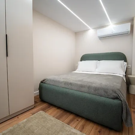 Nest Loft-2 Min From Toptani -fast Wifi Appartamento Tirana