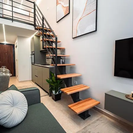 Apartman Nest Loft-2 Min From Toptani -fast Wifi Tirana