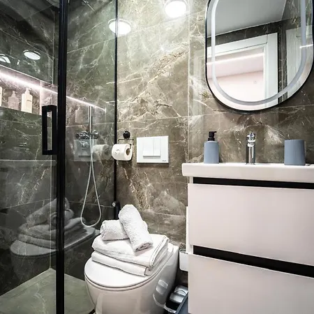 Apartman Nest Loft-2 Min From Toptani -fast Wifi *
