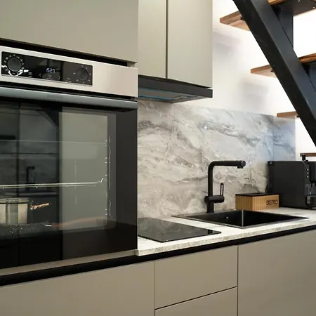 Nest Loft-2 Min From Toptani -fast Wifi Lejlighed Tirana