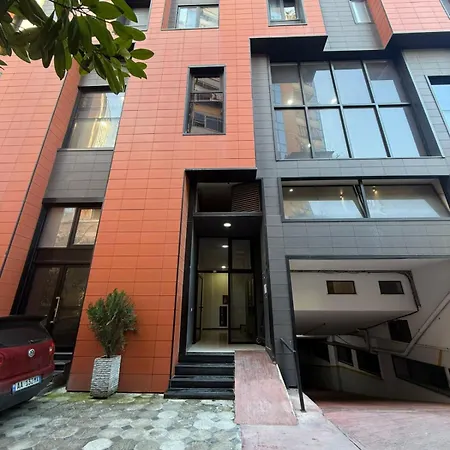 Nest Loft-2 Min From Toptani -fast Wifi Apartment Tirana