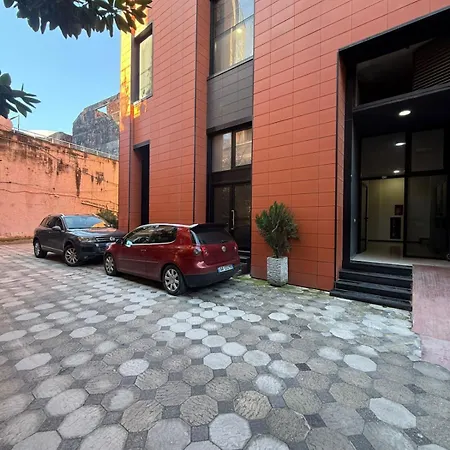 Nest Loft-2 Min From Toptani -fast Wifi * Tirana