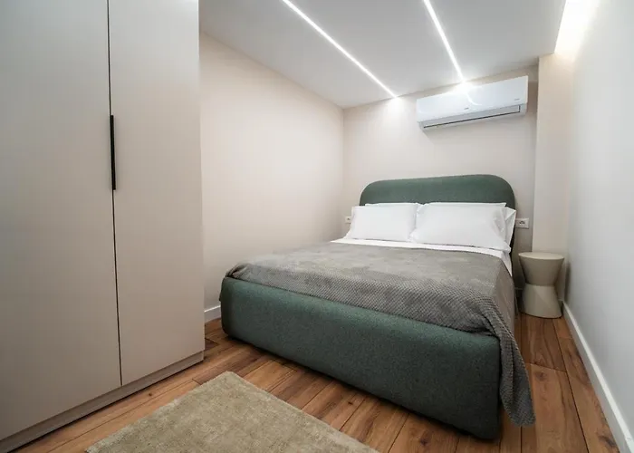Nest Loft-2 Min From Toptani -fast Wifi Appartamento Tirana