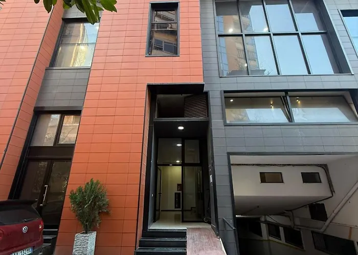Nest Loft-2 Min From Toptani -fast Wifi Appartamento Tirana